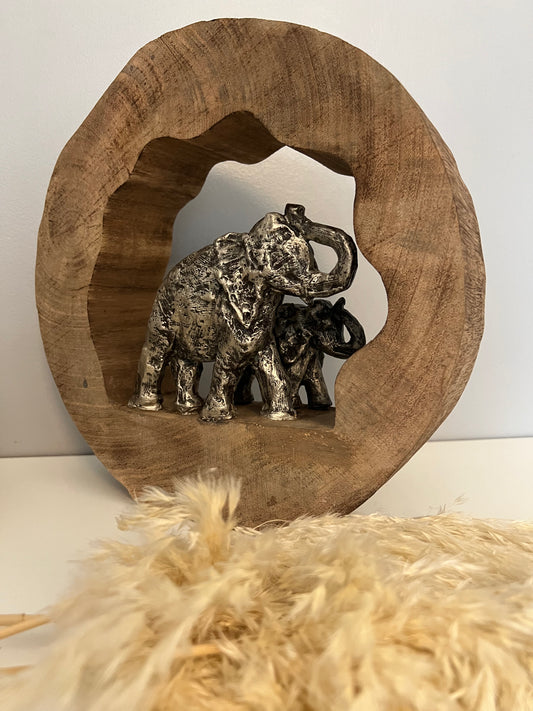 Statuette éléphants KENYA en métal dans une structure en bois