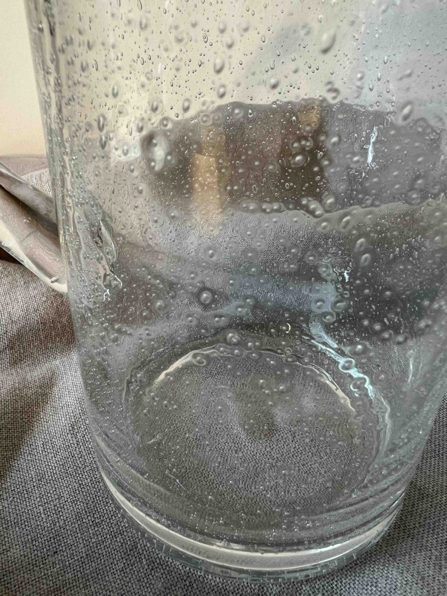 Carafe en verre bullée SITIA - B&Inside