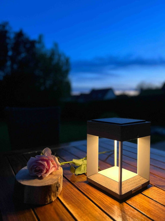 Lampe solaire de table TECKALU blanc 300 lumens - B&Inside