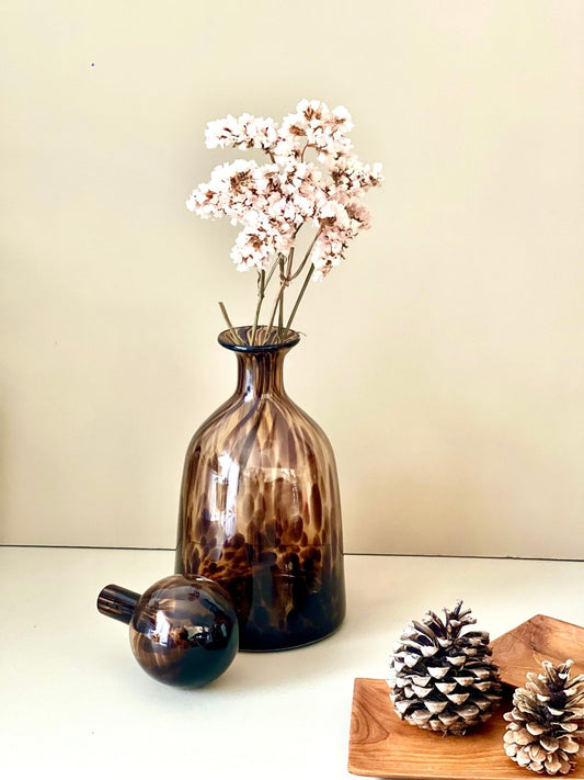 Petite carafe décorative Léopard en verre fumé ambré - B&Inside