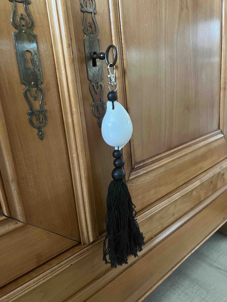 Porte - clés coquillage noir et blanc OGAMA - B&Inside