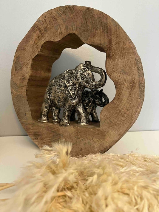 Statuette éléphants KENYA en métal dans une structure en bois - B&Inside