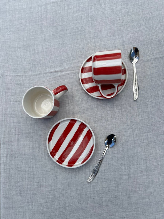 STRIPES EXPRESSO - Tasse et sous - tasse rayées Rouge de "Magazin Minori" - B&Inside