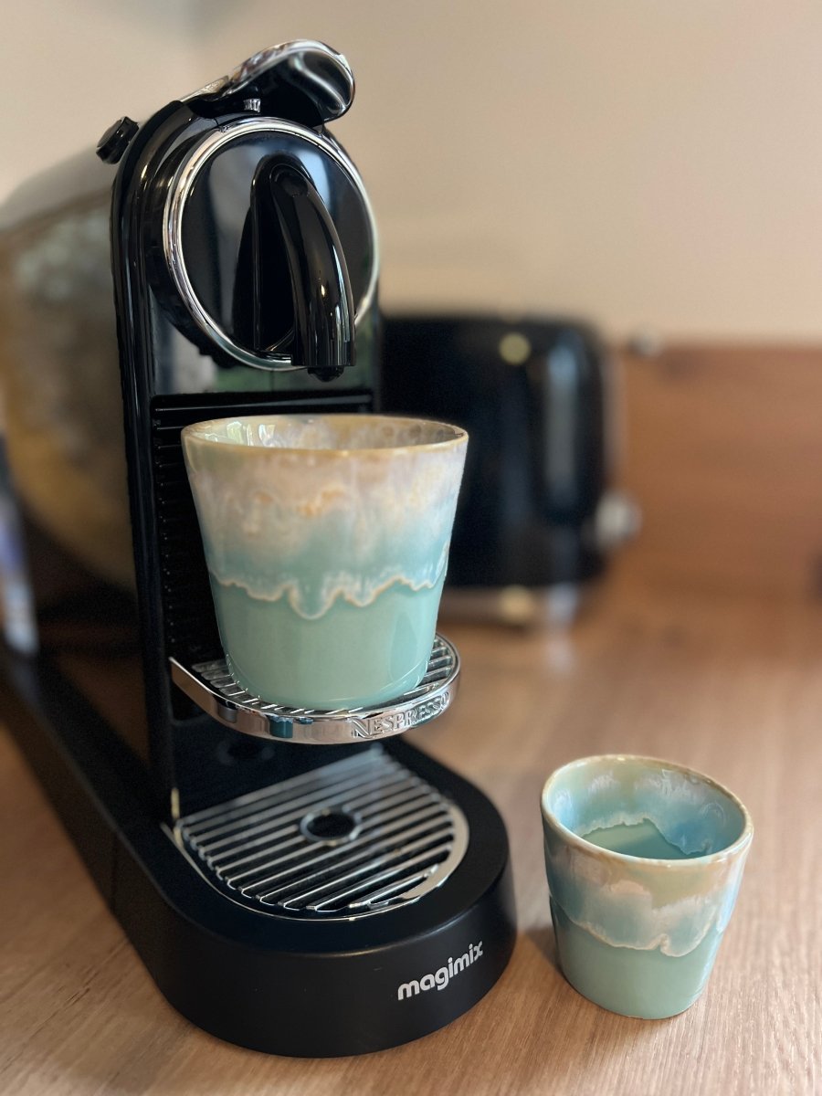 Tasse à expresso CAPRICE - Tasse vert d'eau en grès fin - B&Inside
