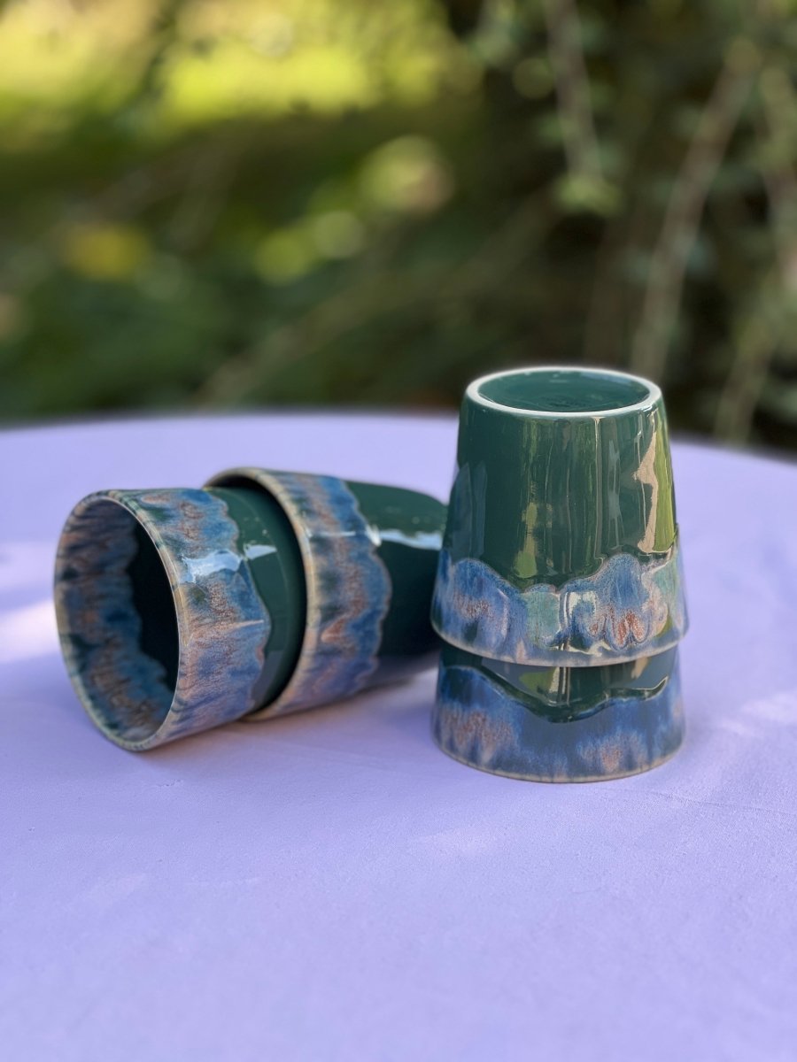 Tasse CAPRICE vert foncé en grès fin - B&Inside