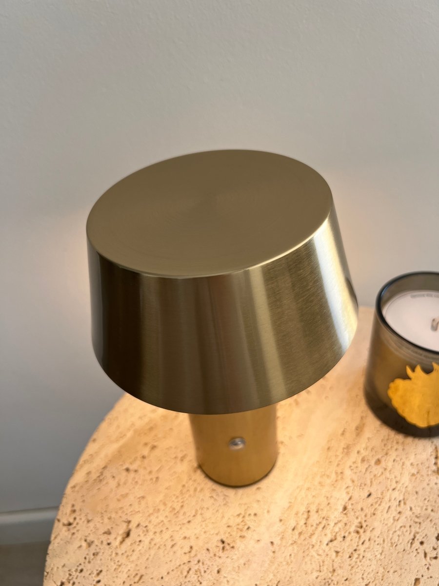 VAGABONDE : Lampe de table dorée - B&Inside