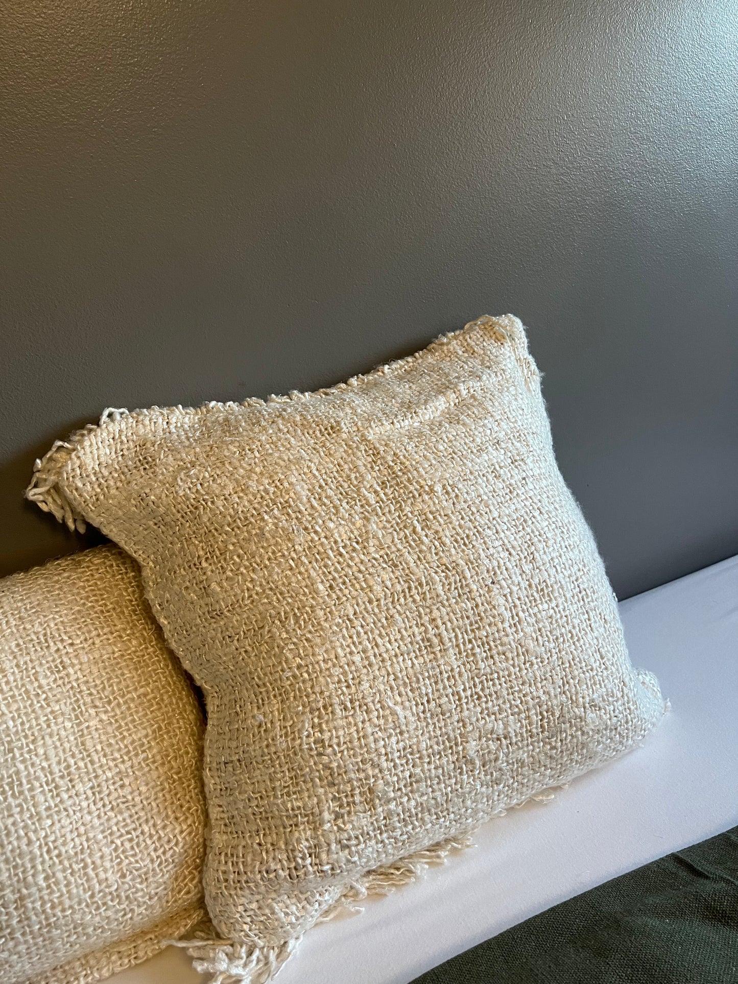 FLOCON - coussin écru en coton - B&Inside