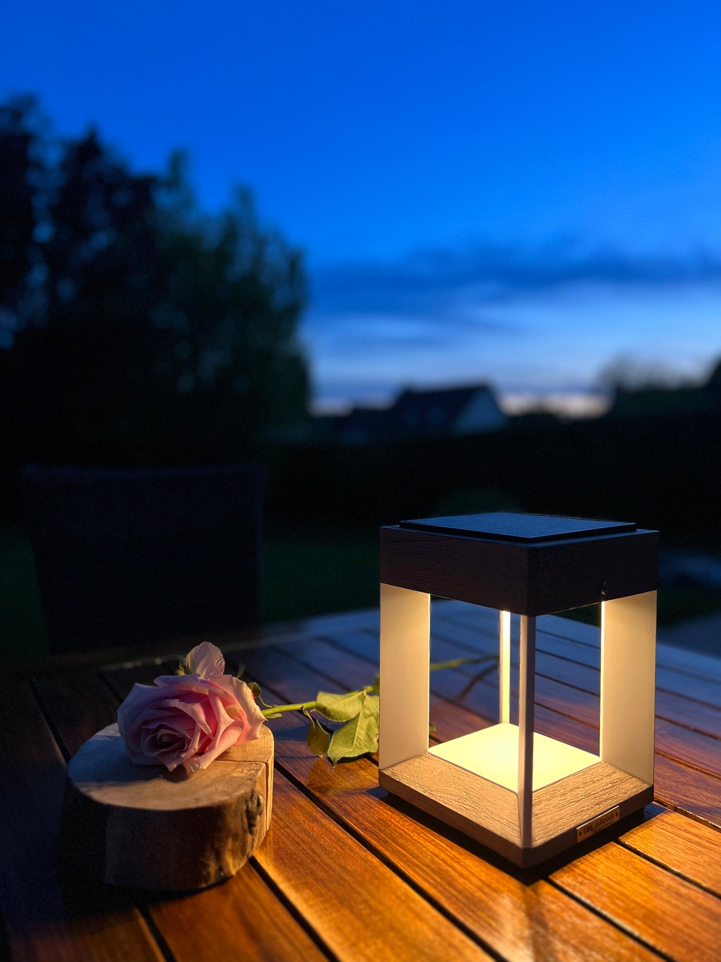 Lanterne de table solaire TECKALU blanc 300 lumens lampe solaire B&Inside
