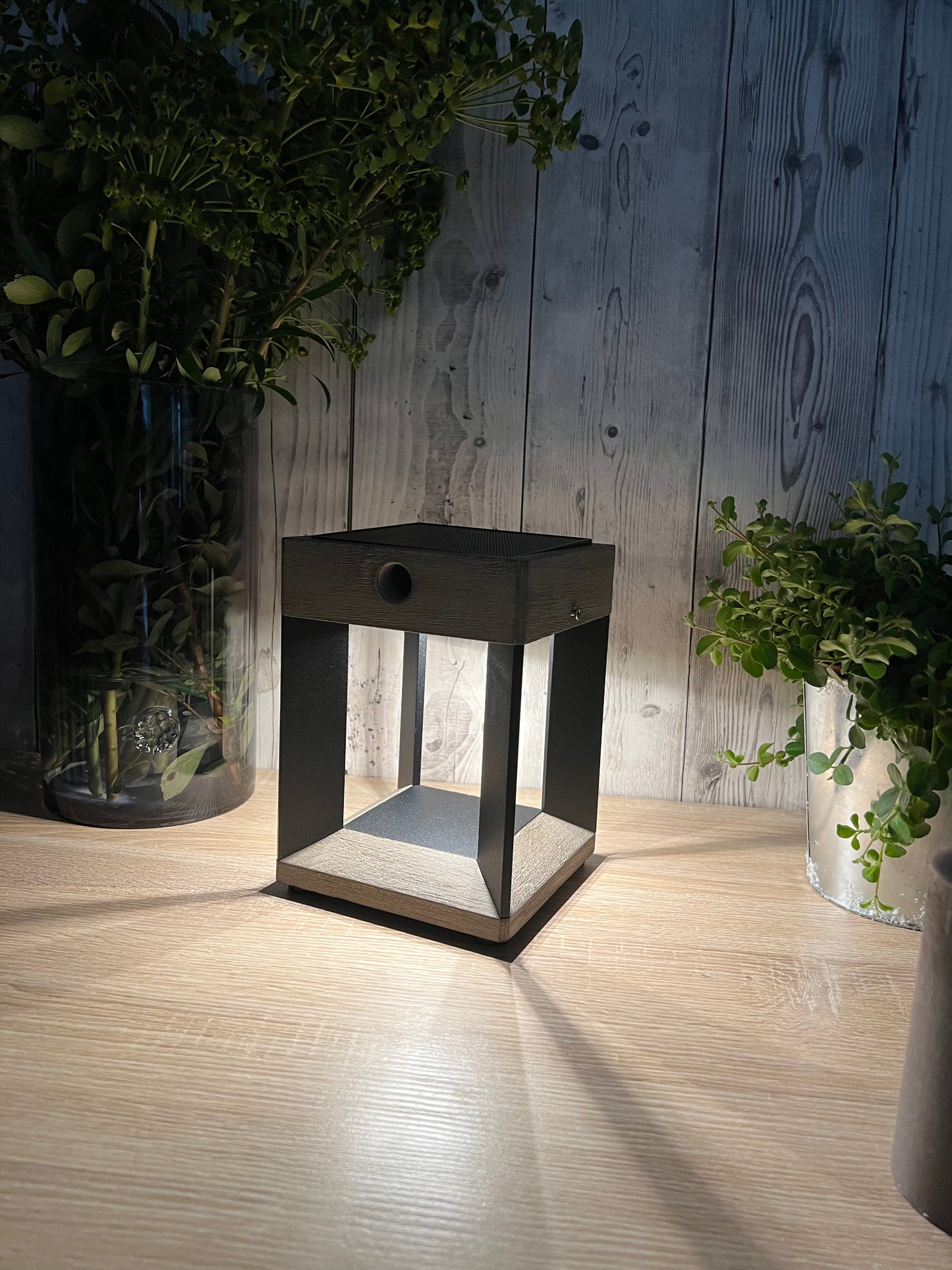 Lanterne de table solaire TECKALU noir 300 lumens - B&Inside
