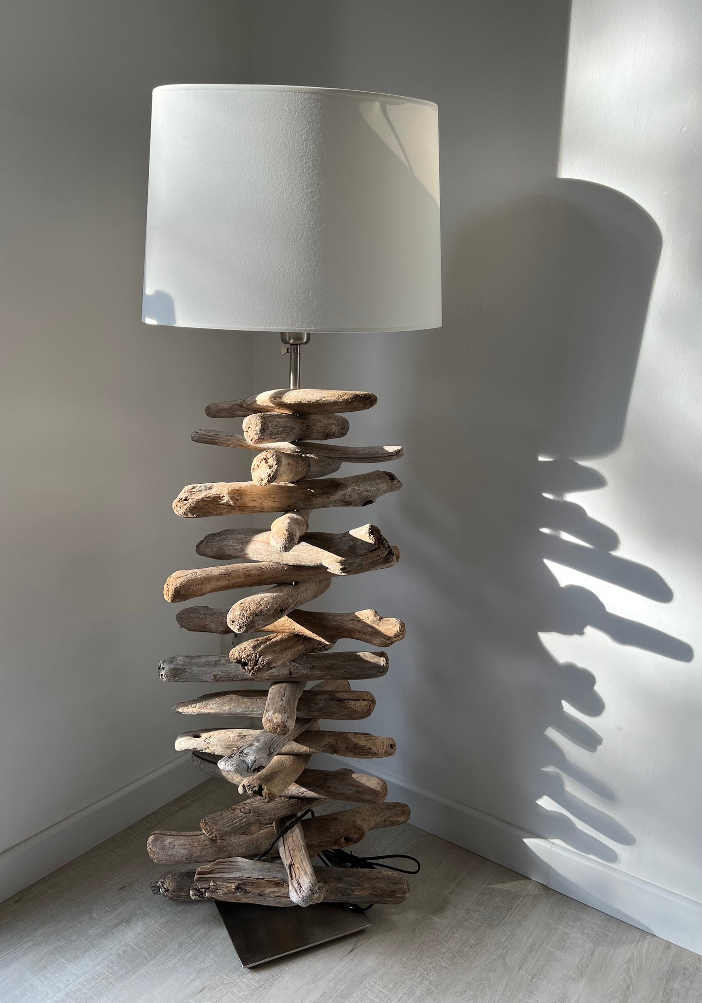 LITTLE DRIFTWOOD - Lampe en bois Flottée lampe sur pied B&Inside