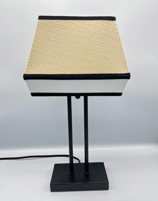 LUCKY - Lampe noire métallique et abat jour en raphia naturel - B&Inside