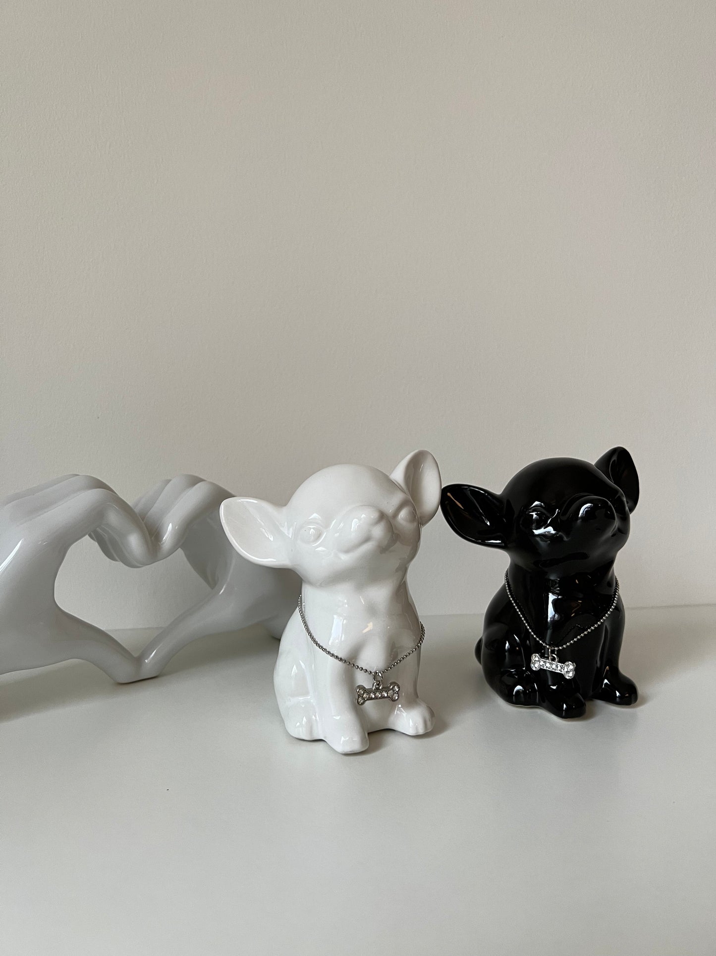 MINI DOG - Tirelire chihuahua blanc ou noir - B&Inside