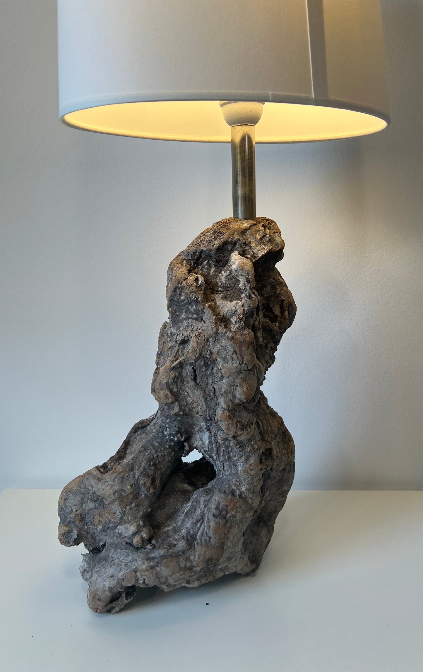 SMALL DRIFTWOOD - Lampe en bois flotté et abat-jour blanc B&Inside