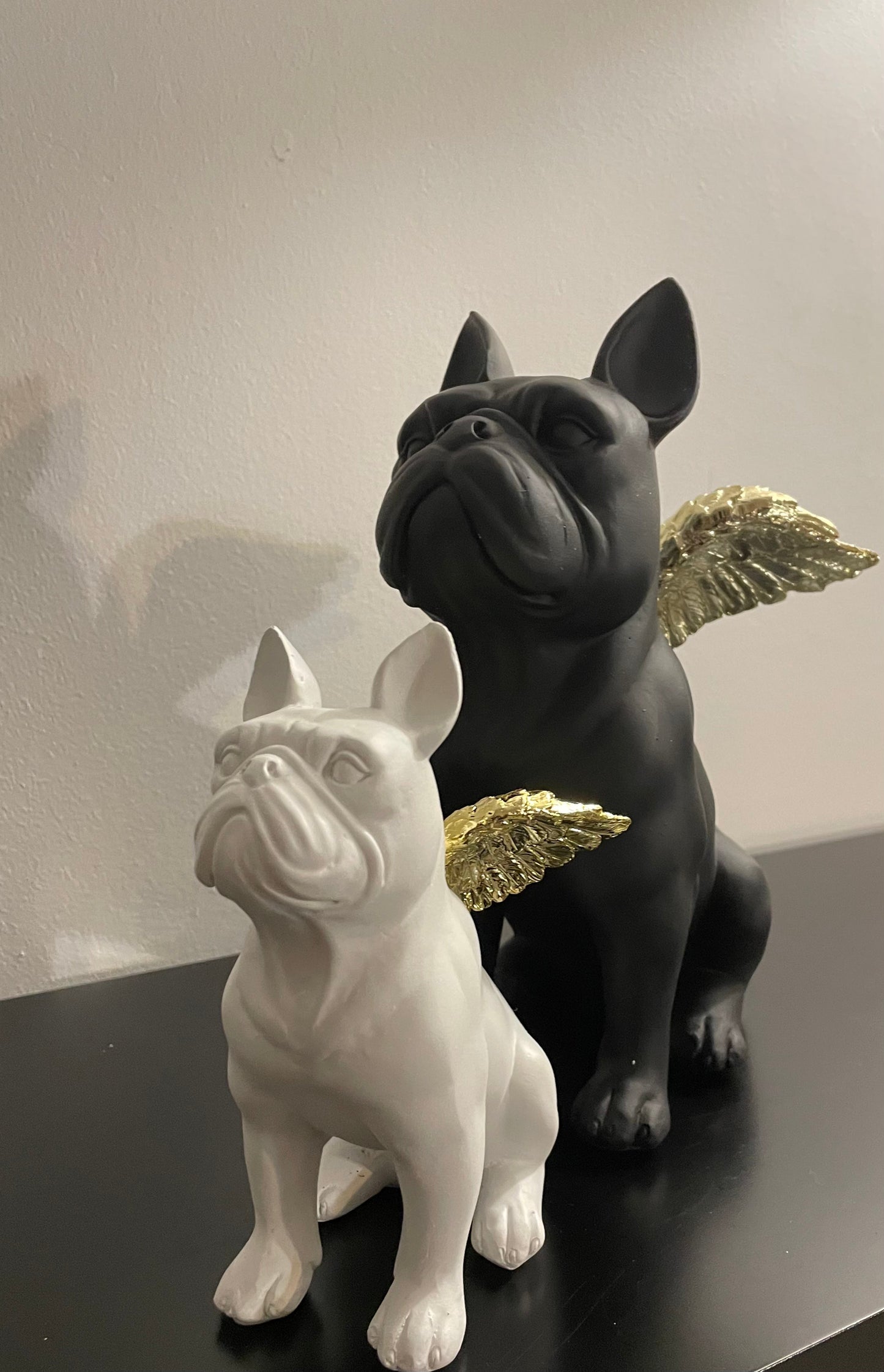 FLYING MINI DOG - Chien bulldog ailé blanc - B&Inside