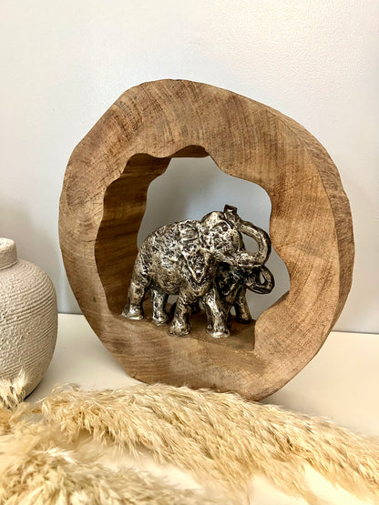 Statuette éléphants KENYA en métal dans une structure en bois