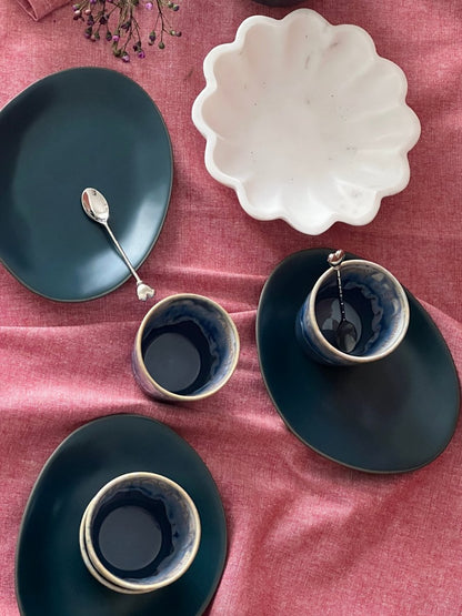 Assiette Ovale Bleu Deep Sea en Grès - Vaisselle Moderne 20cm - B&Inside