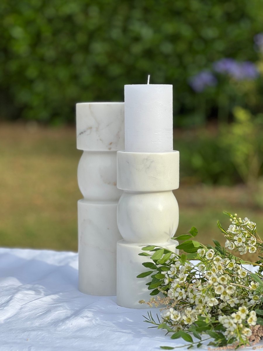 Bougeoirs Marbre Blanc NEWHAM - Set 2 Tailles 30cm & 23cm - B&Inside