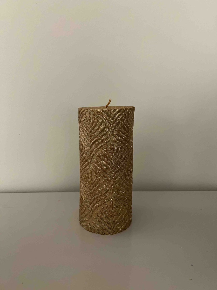 Bougie PAOLA Or Pailleté - Motifs Relief 40h - Décoration Luxe - B&Inside