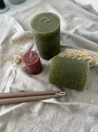 Bougies rustiques vert olive - 2 tailles disponibles - B&Inside