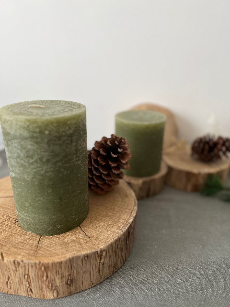 Bougies rustiques vert olive - 2 tailles disponibles - B&Inside