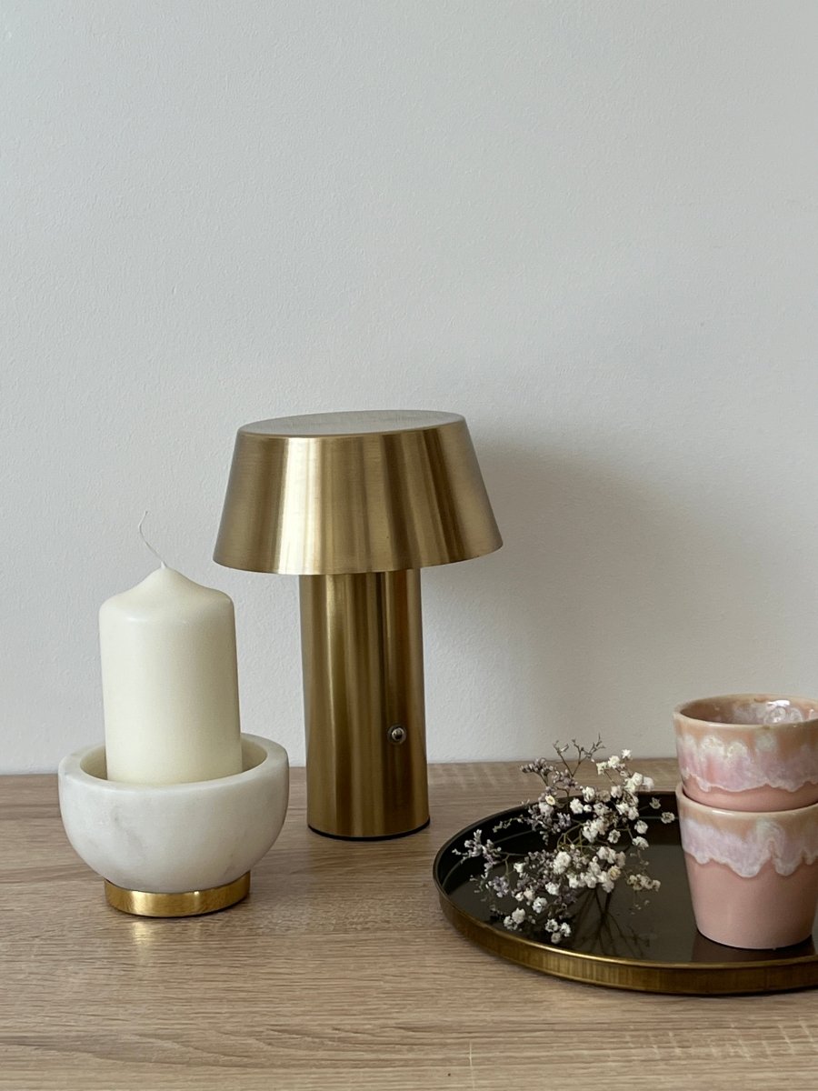 Lampe de table dorée VAGABONDE sans fil rechargeable - B&Inside