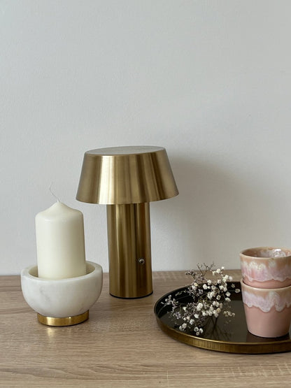 Lampe de table dorée VAGABONDE sans fil rechargeable - B&Inside