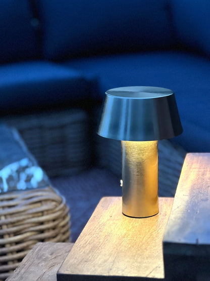 Lampe de table dorée VAGABONDE sans fil rechargeable - B&Inside