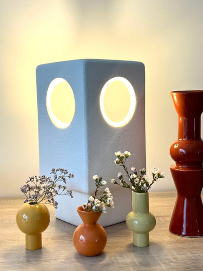 Lampe de table FLYRA en céramique blanche - B&Inside