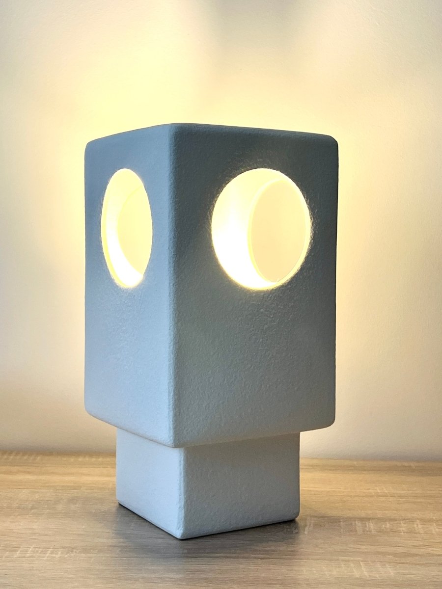 Lampe de table FLYRA en céramique blanche - B&Inside