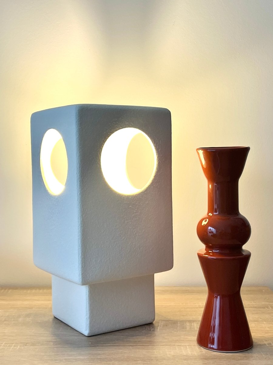 Lampe de table FLYRA en céramique blanche - B&Inside