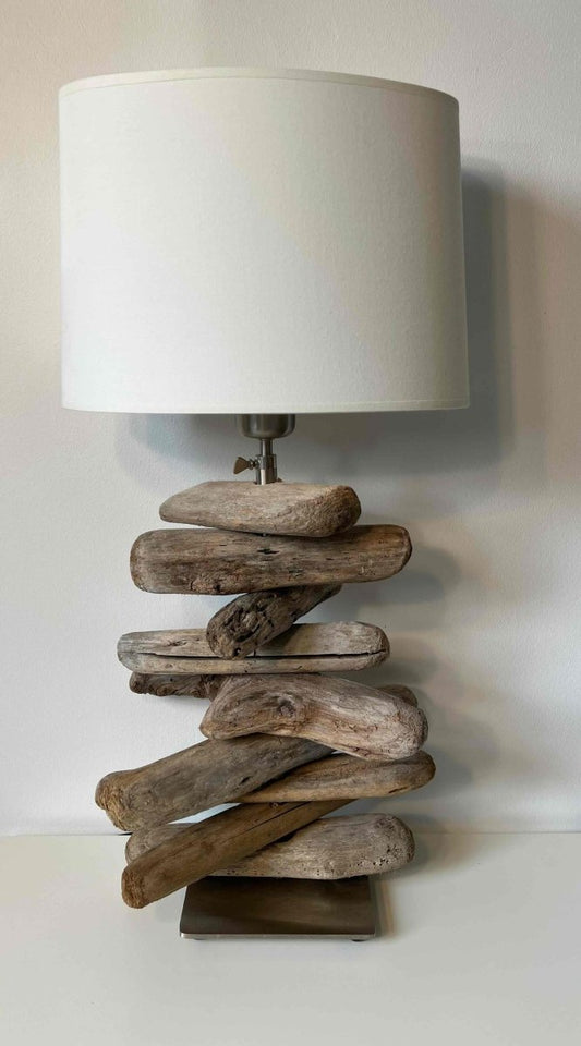 Lampe en bois flotté et abat - jour blanc LITTLE DRIFTWOOD - B&Inside