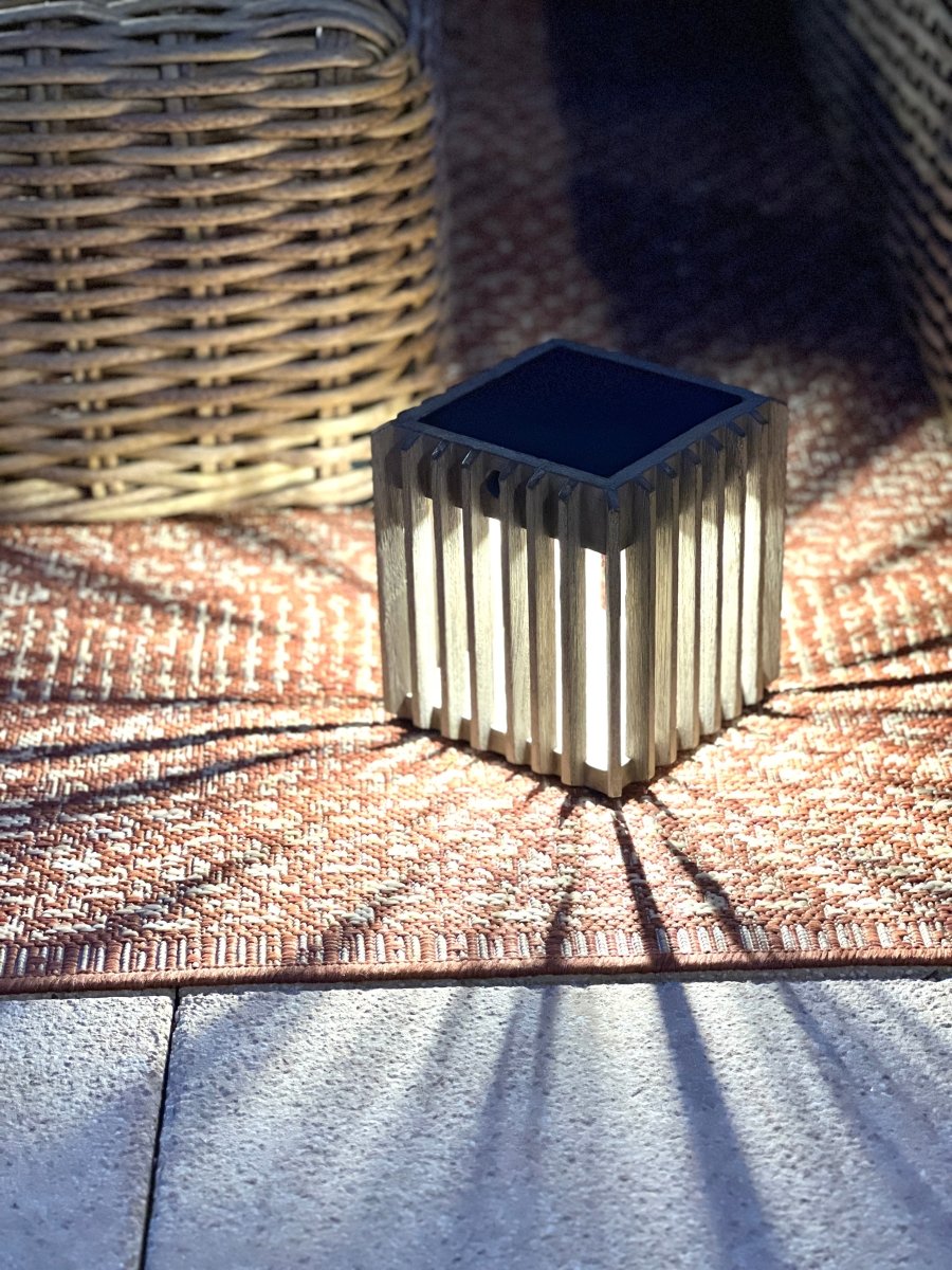 Lampe solaire de table VERTI 300 lumens - B&Inside