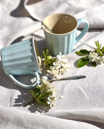 Mug CHARLY - Mug bleu ciel en grès émaillé - B&Inside