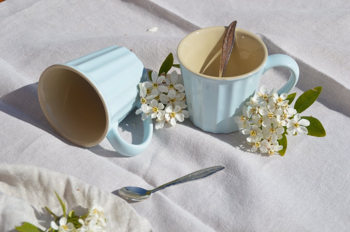 Mug CHARLY - Mug bleu ciel en grès émaillé - B&Inside
