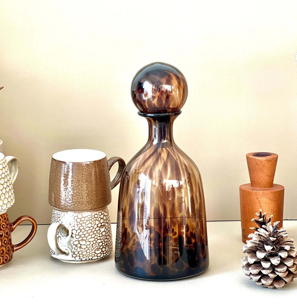Petite carafe décorative Léopard en verre fumé ambré - B&Inside