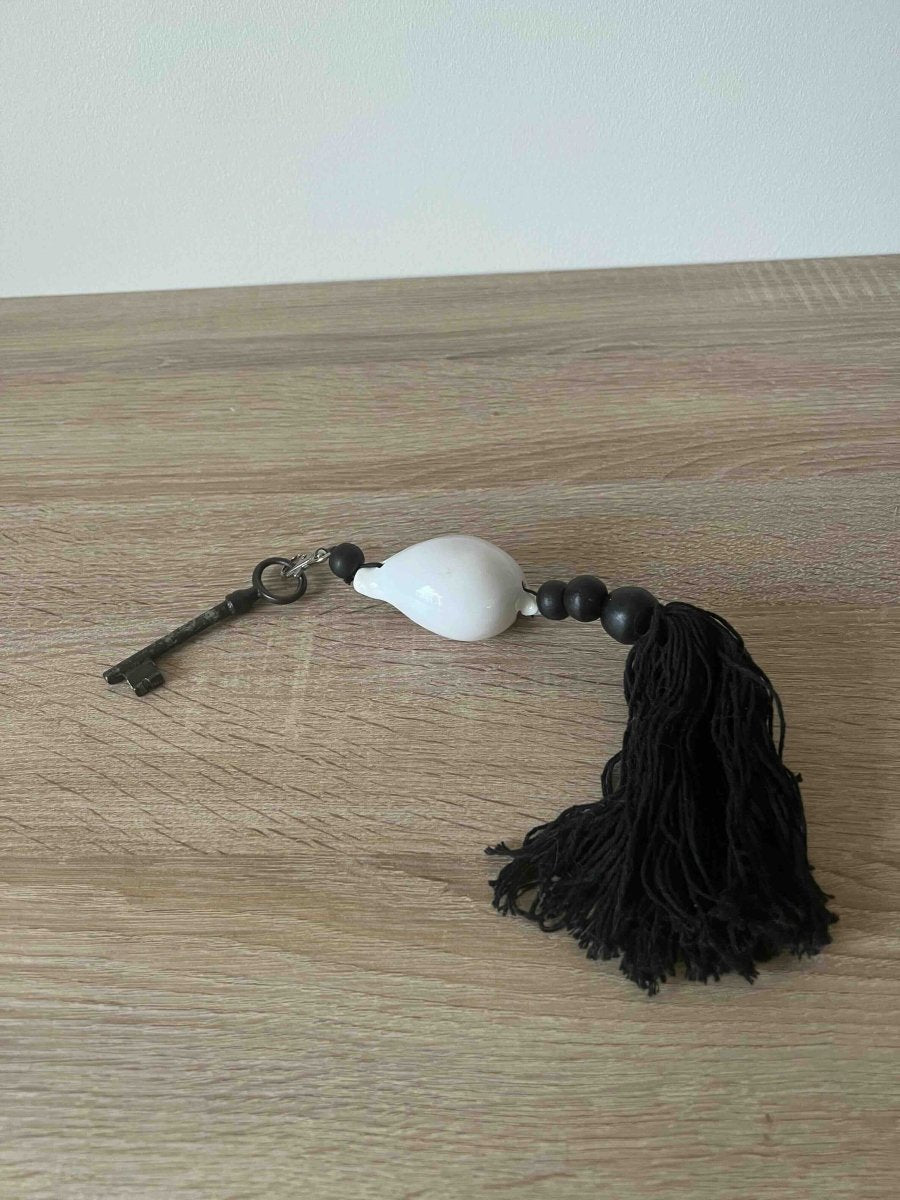 Porte - clés coquillage noir et blanc OGAMA - B&Inside