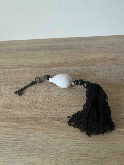 Porte - clés coquillage noir et blanc OGAMA - B&Inside