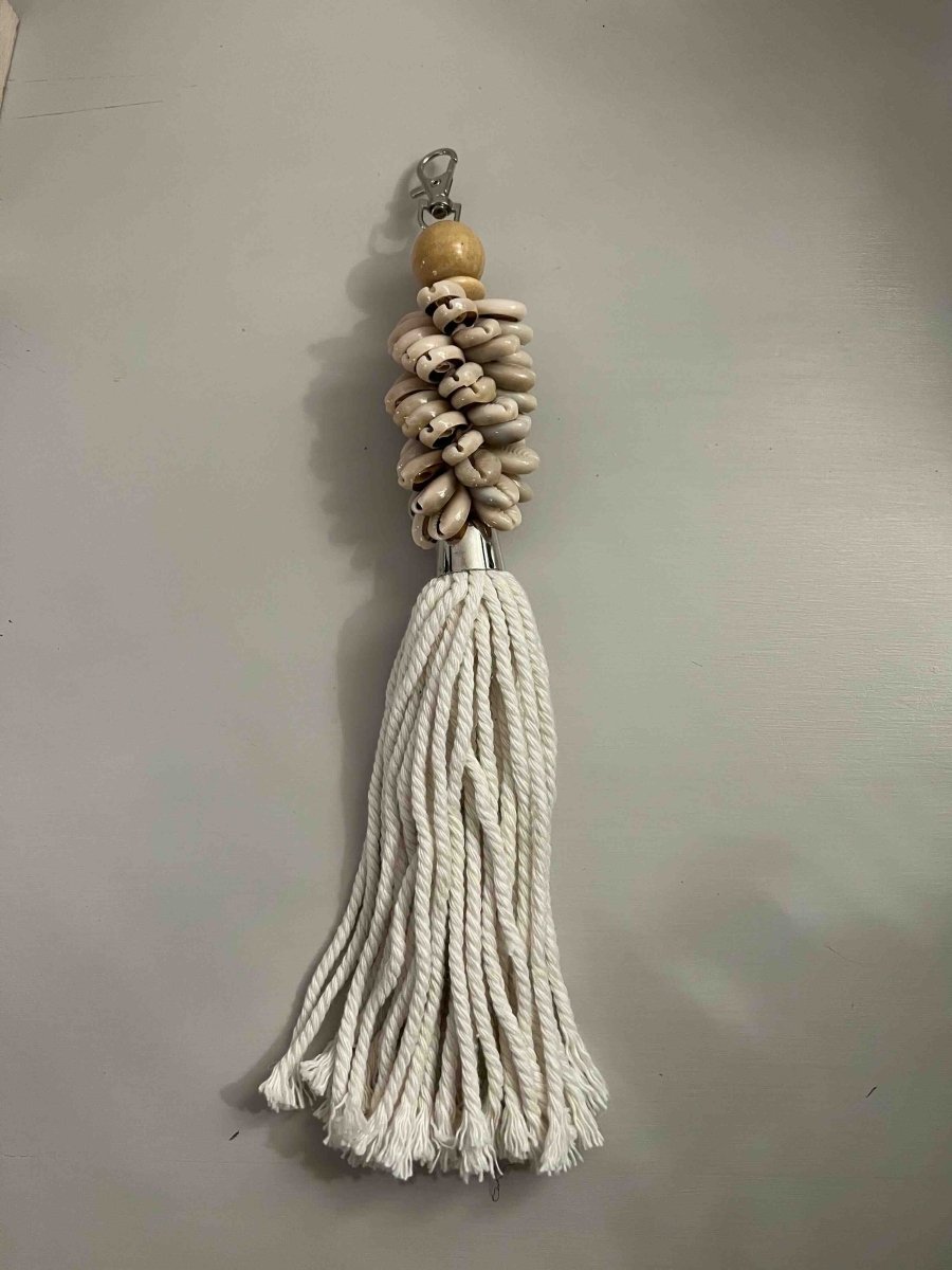 Porte - clés en coquillages blancs ou noirs - ONANG - B&Inside