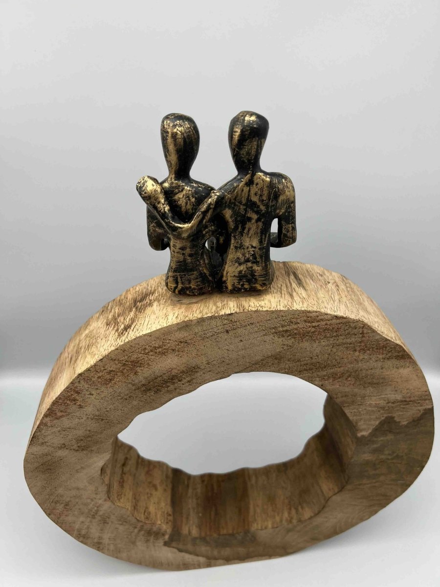 Statuette couple RÊVE À DEUX assis sur structure en bois - B&Inside