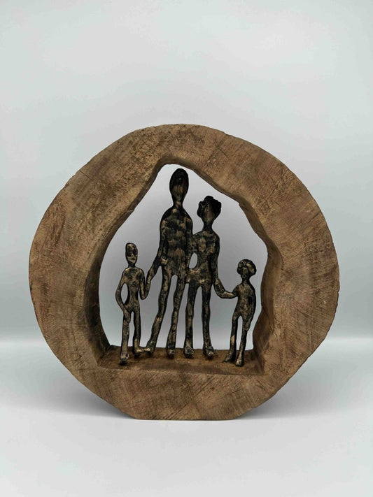 Statuette FAMILY un couple et deux enfants dans une structure en bois - B&Inside