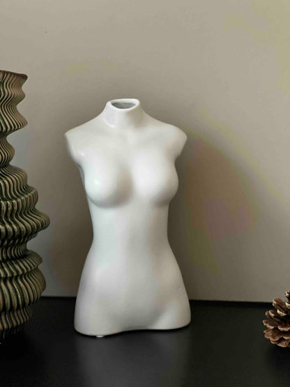 Vase blanc buste de femme en céramique - B&Inside