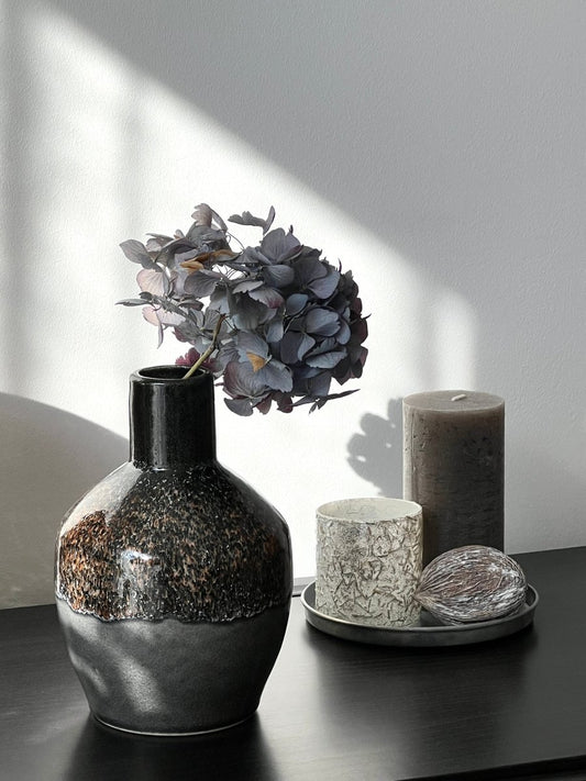 Vase CREPUSCULE en grès noir et gris - B&Inside