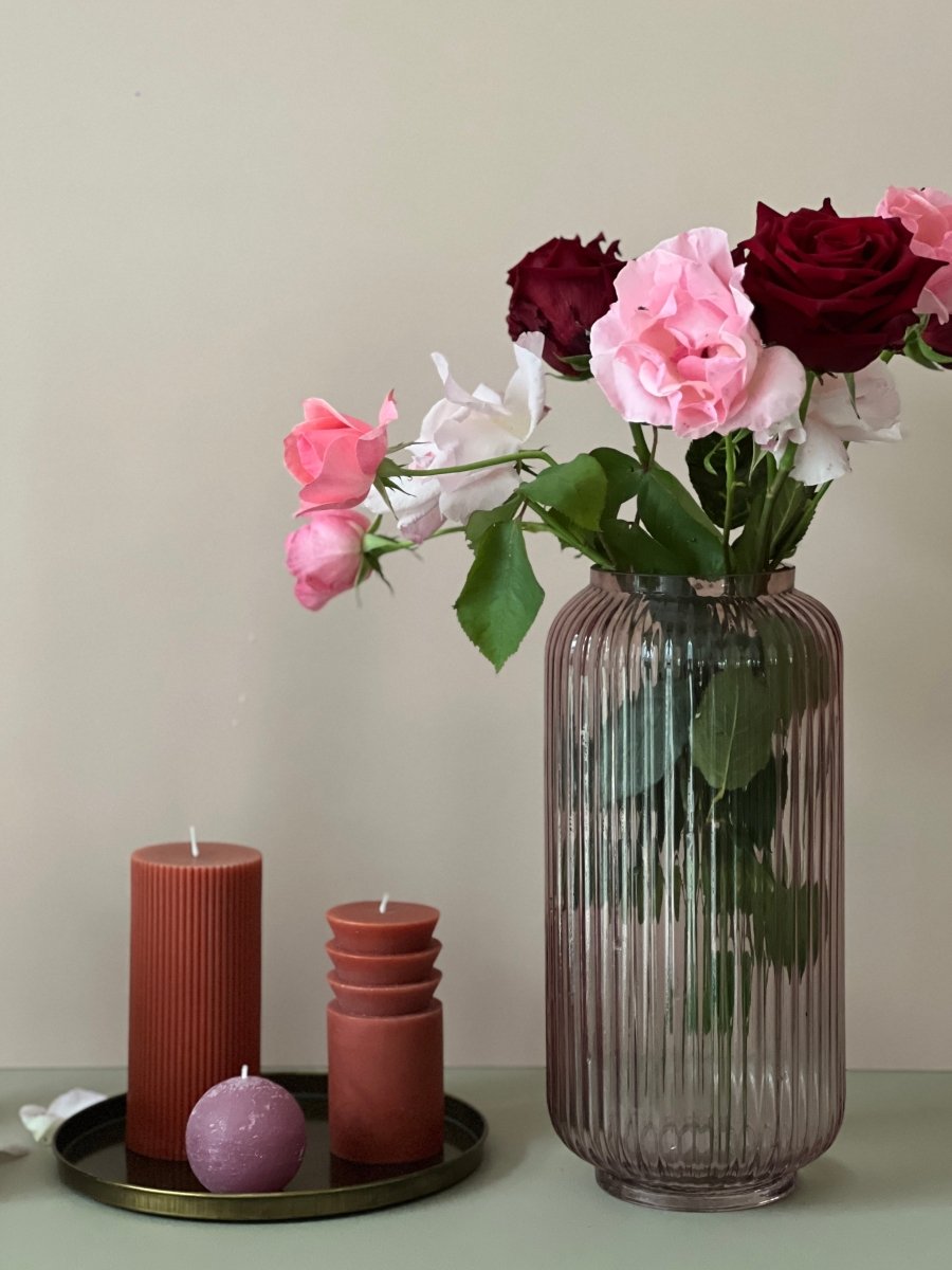 Vase JAZZ en verre rose transparent strié - B&Inside