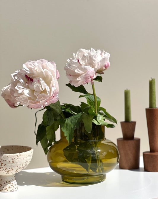 Vase rond en verre TUMMY vert olive - B&Inside