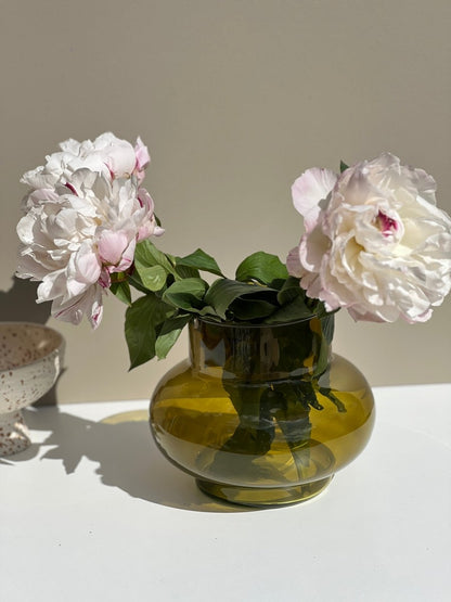 Vase rond en verre TUMMY vert olive - B&Inside