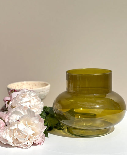 Vase rond en verre TUMMY vert olive - B&Inside