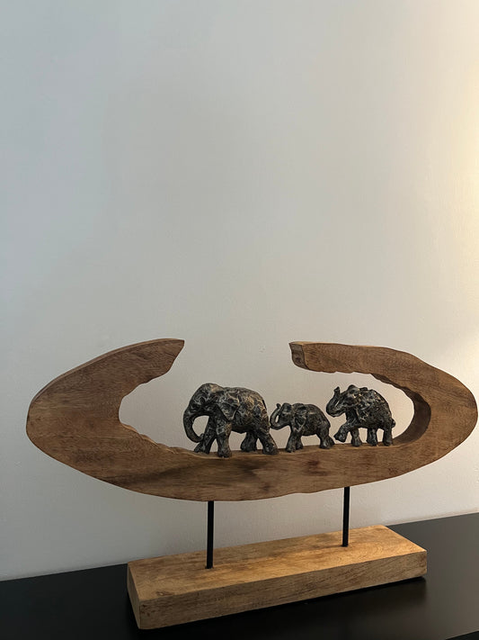 TANTOR - Statuette 3 éléphants marchant sur une structure en bois - B&Inside