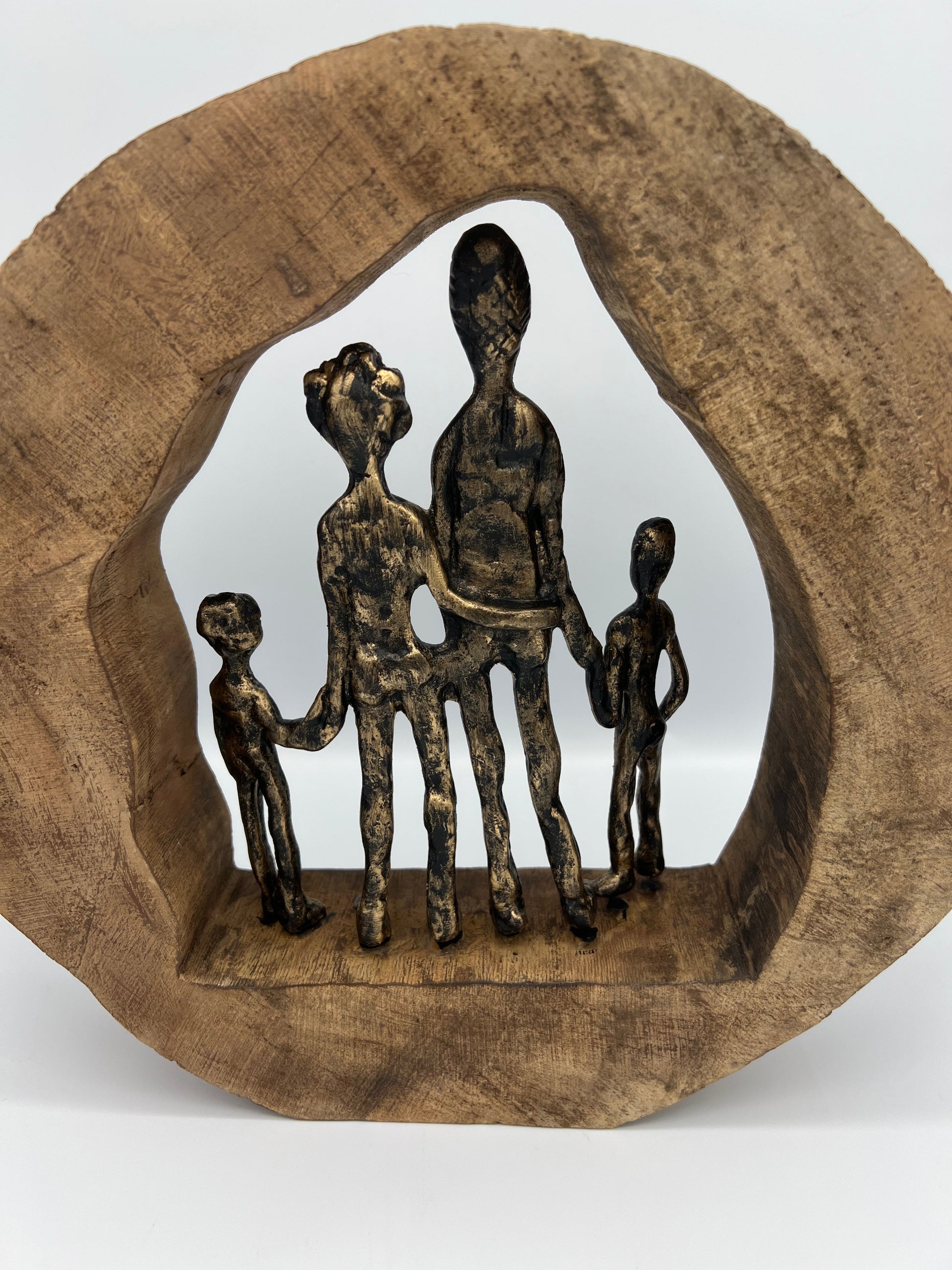 FAMILY - Statuette d'un couple et deux enfants dans une structure en bois statuette B&Inside 