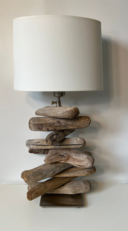 LITTLE DRIFTWOOD - Lampe en bois flotté et abat-jour blanc - B&Inside