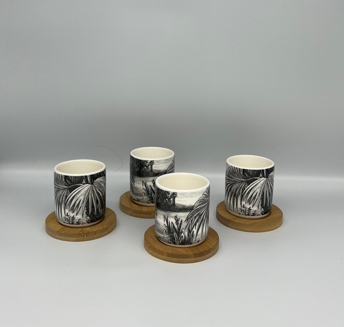 OASIS - Coffret de 4 tasses à café en faïence motif et sous-tasses en bambou - B&Inside